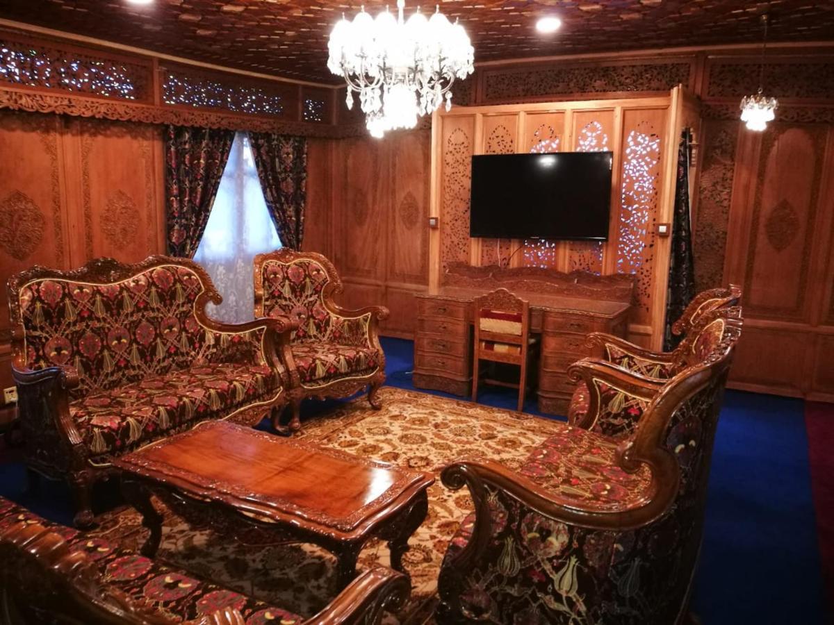 The Heritage Safina Group Of Houseboats Hotell Srīnagar Exteriör bild
