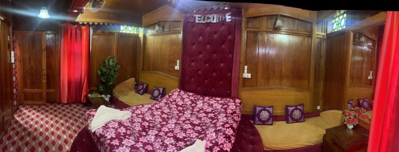 The Heritage Safina Group Of Houseboats Hotell Srīnagar Exteriör bild